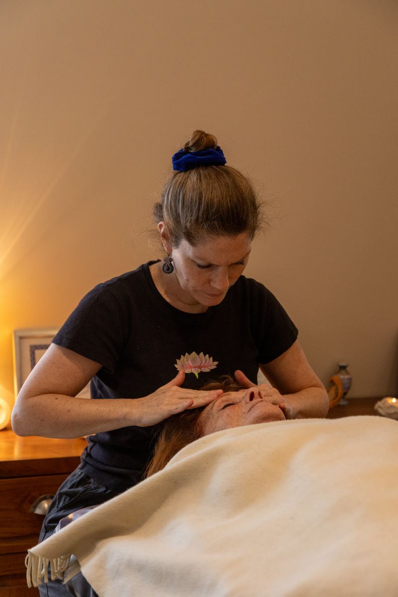 Massage à l'huile chaude biologique
